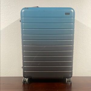 Away luggage/suitcase in medium size, limited edition!